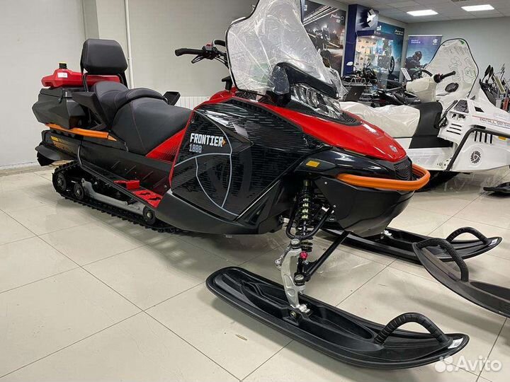 Снегоход Frontier 1000, красный