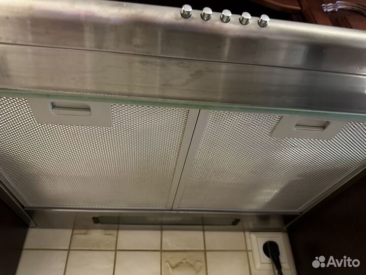 Подвесная вытяжка 60 см