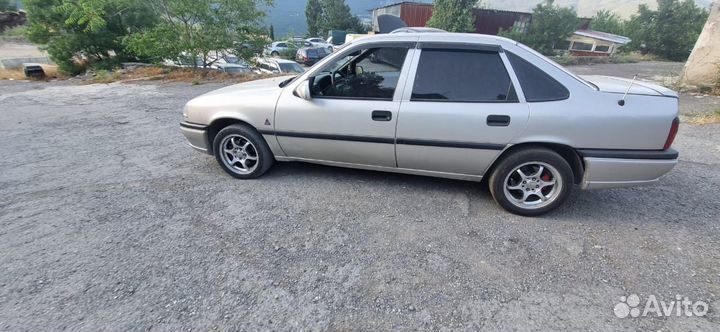 Opel Vectra 1.6 МТ, 1994, 200 000 км