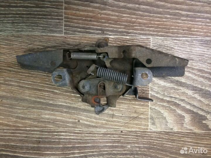 Замок капота Toyota Corolla E12 120