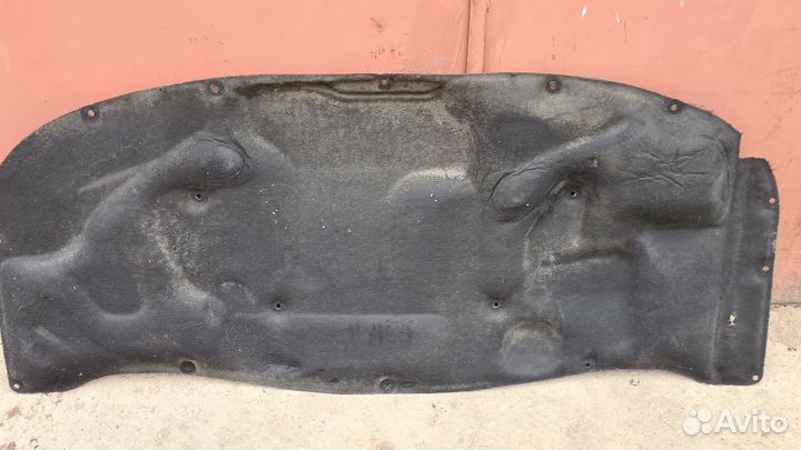 Шумоизоляция капота Ауди А4 Б5 рест