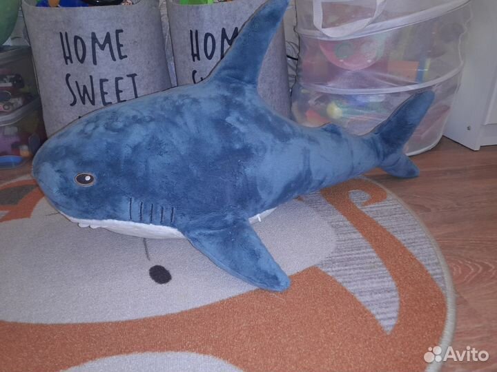 Игрушка акула