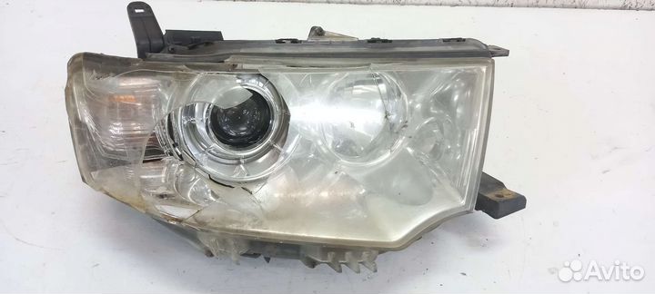 Фара правая Mitsubishi Pajero Sport 2
