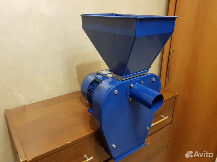 Кормоизмельчитель Зубр-3C