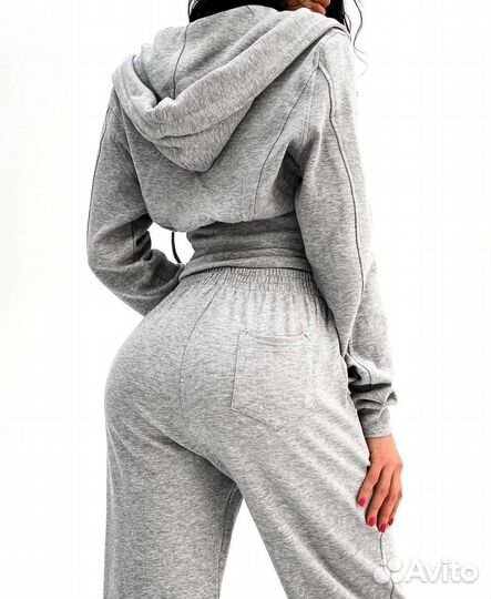 Костюм спортивный