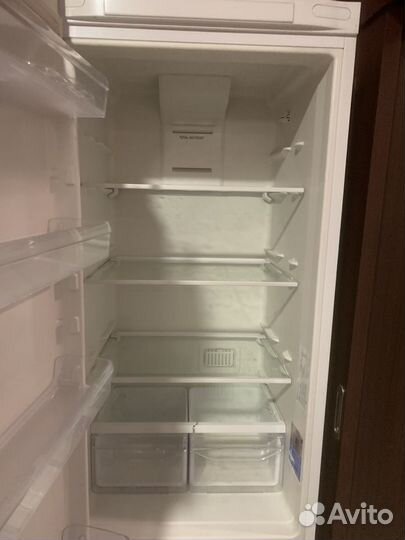 Холодильник бу indesit DF5200W