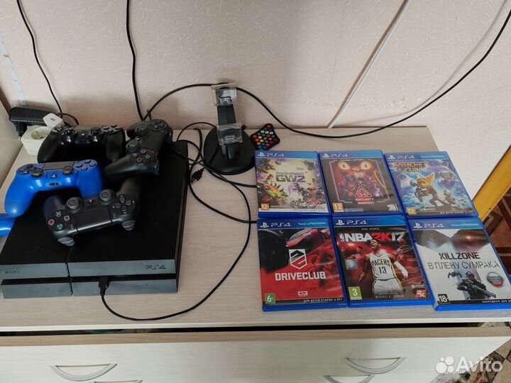 Игровая приставка ps4 бу