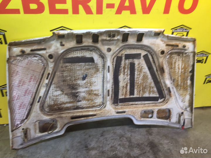 Капот на оку