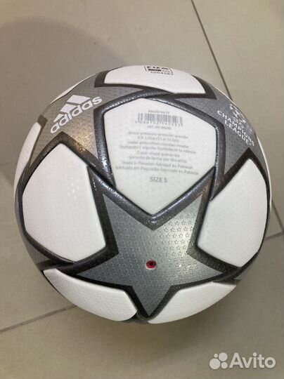 Футбольный мяч adidas лига чемпионов финал 2022