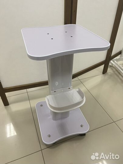 Тележка косметологическая