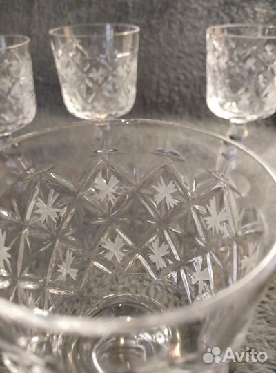 Хрустальные фужеры, К празднику