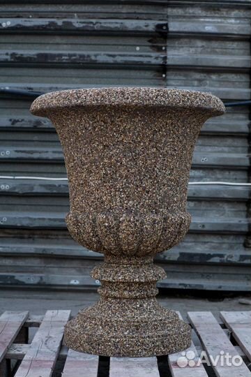 Цветочница бетонная. Вазон