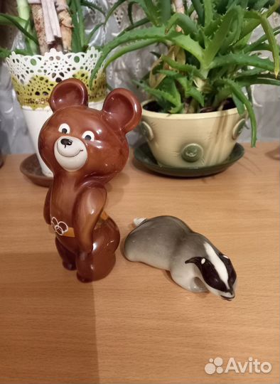 Олимпийский мишка 1980 фарфор