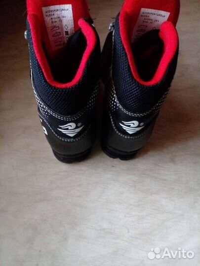 Лыжные ботинки