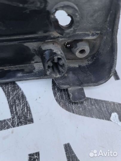 Подномерная планка Mercedes W220