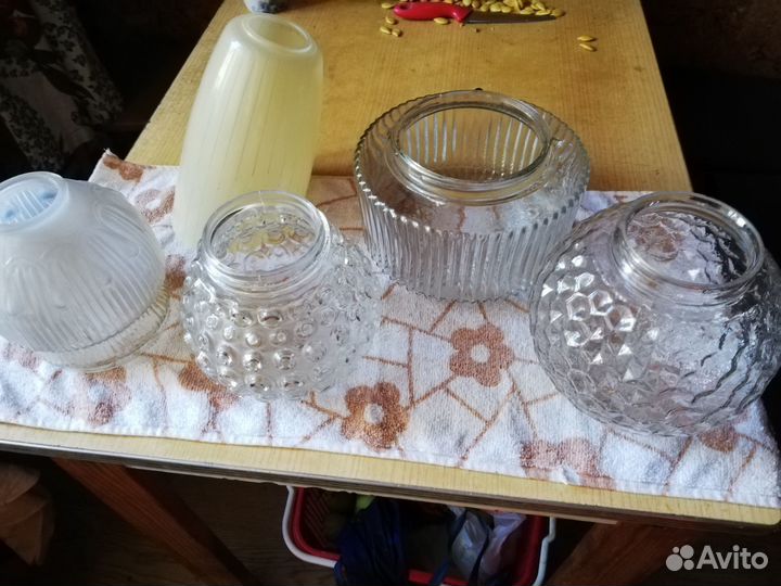 Продаю плафоны 1 большой, 2 шт и 6 шт и подвес для