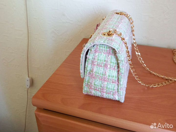 Дизайнерская маленькая сумочка на цепочке