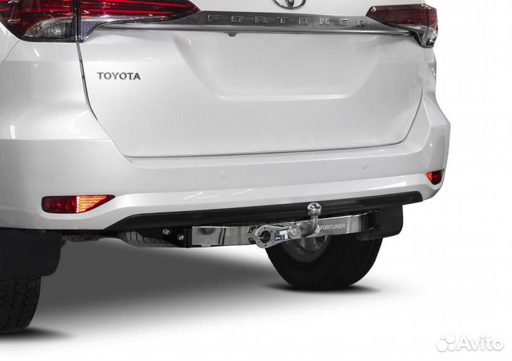 Фаркоп Toyota Fortuner 2017- (нерж.пласт.)
