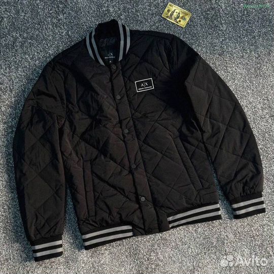 Эстетичный бомбер от Armani Exchange