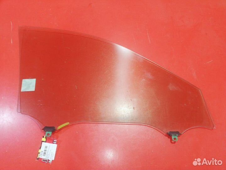 Стекло двери переднее левое Toyota Camry ACV40