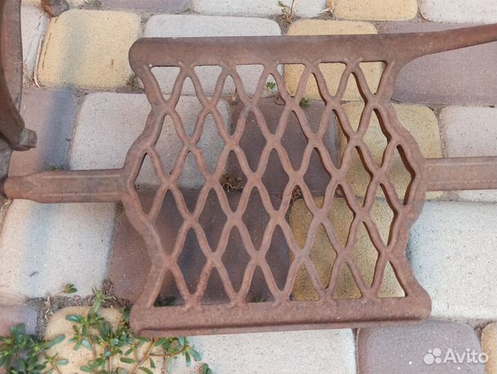 Станина швейной машинки Zinger