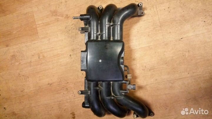 Впускной коллектор Subaru trideca.legacy 3.0