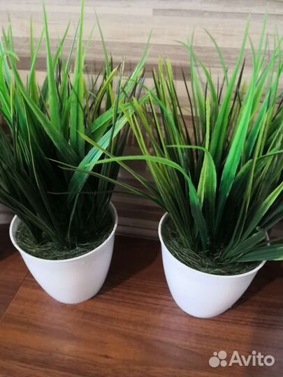 Искусственные цветы в горшках