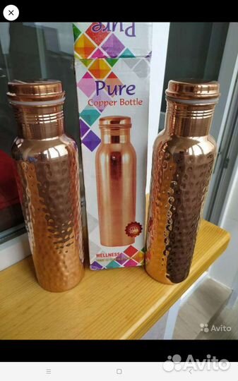 Медные стаканы и бутылка. Новые