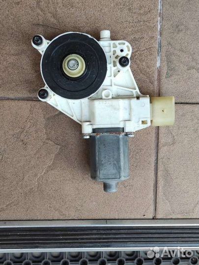 Моторчик стеклоподъемника Ford Mondeo 4