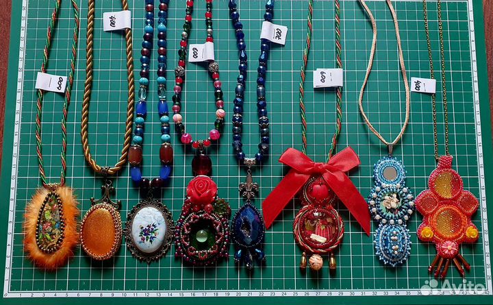 Крупные кулоны