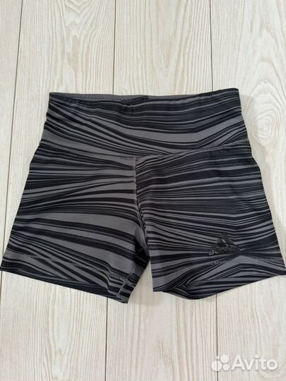 Спортивные шорты adidas