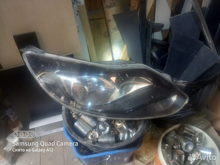 Продам фару на форд