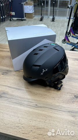 Горнолыжный шлем