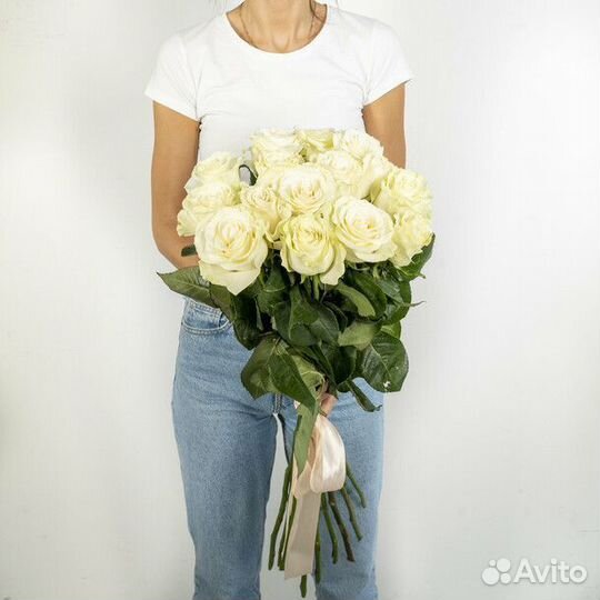 Букет из 15 белых роз (эквадор)