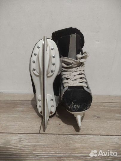 Коньки хоккейные 35