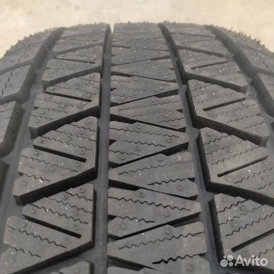 Bridgestone Blizzak DM-V3 245/45 R20 103