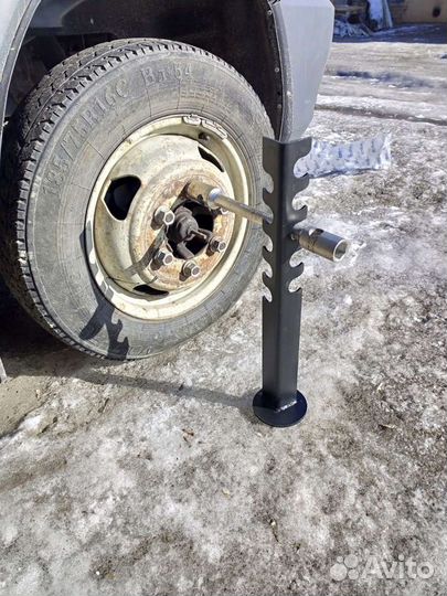 Стойка (упор) для балонного ключа Газель