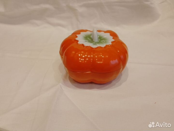 Помидор шкатулка фарфор Вербилки СССР