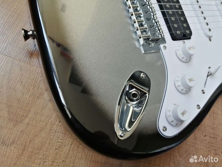 Fender Stratocaster HSS Custom Silver Burst FSR