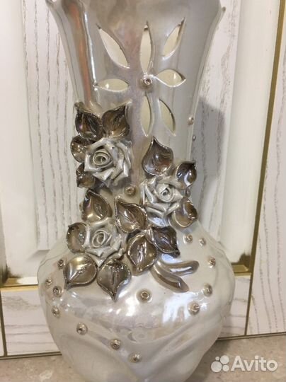 Шикарная перламутровая ваза