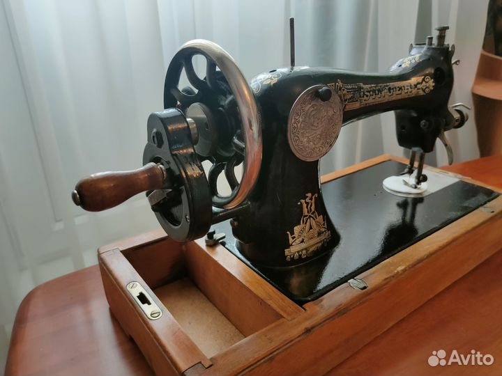 Швейная машинка зингер ручная