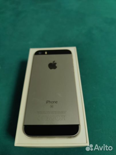 iPhone SE, 32 ГБ