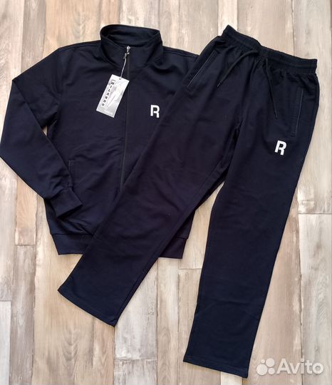 Спортивный костюм