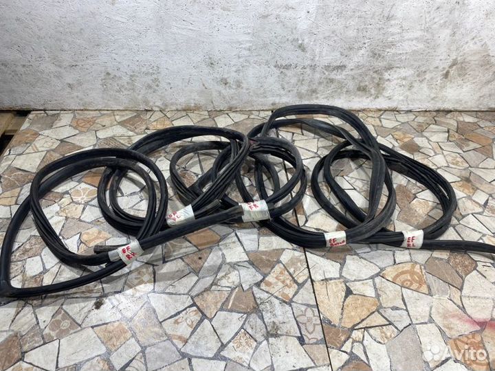 Уплотнительная резинка боковой двери Hyundai