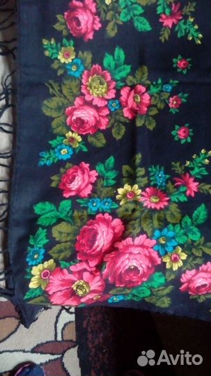 Старинная шаль из тонкой набивной шерсти 60- е год