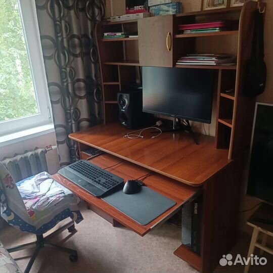 Компьютерный стол