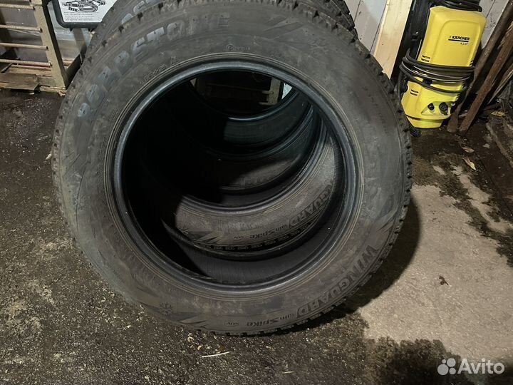 Roadstone Winguard WinSpike SUV 235/60 R18 107T
