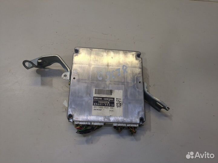 Блок управления двигателем Toyota Avensis 1, 2000