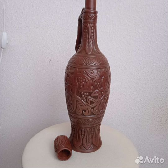 Глиняный кувшин