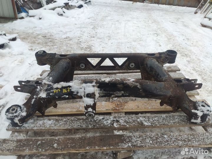 Подрамник задний Bmw Е38